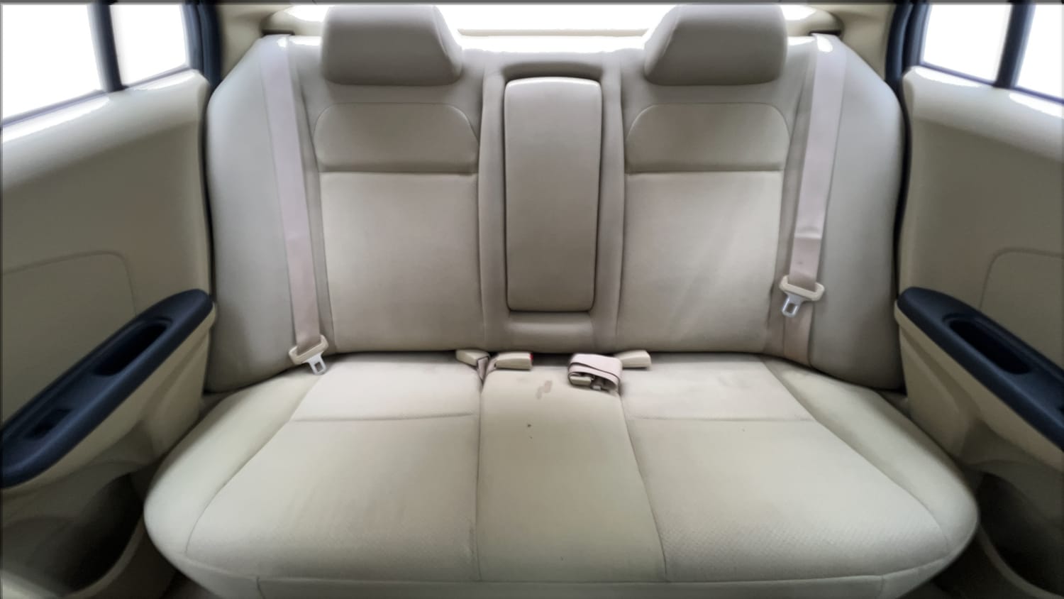 Used 2017 Honda Amaze 1.2 S i-VTEC Petrol Manual interior REAR SEAT CONDITION VIEW
