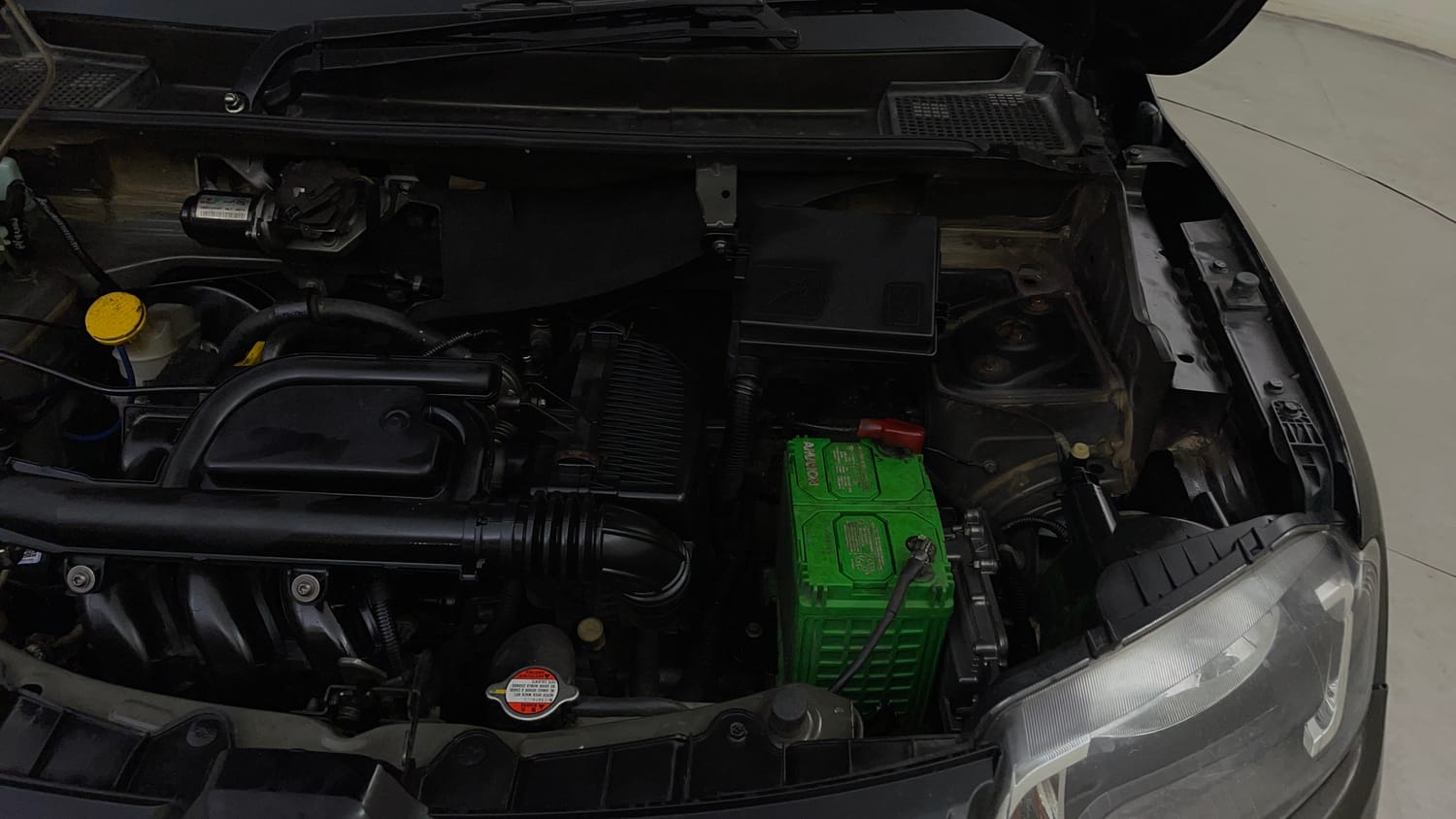 Used 2018 Renault Kwid 1.0 RXT AMT Petrol Automatic engine ENGINE LEFT SIDE VIEW