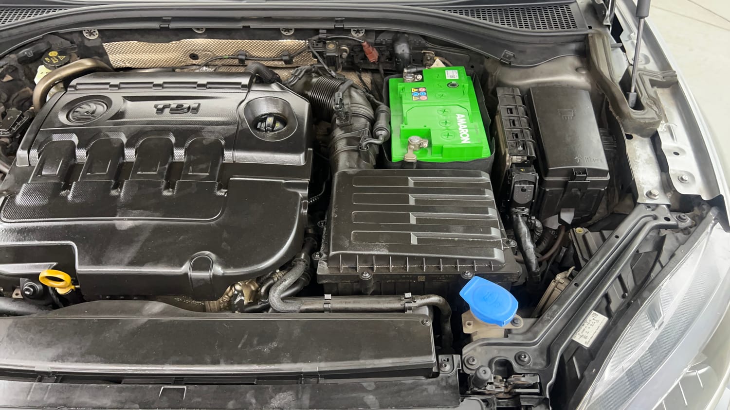 Used 2019 Skoda Superb L&K TDI AT Diesel Automatic engine ENGINE LEFT SIDE VIEW