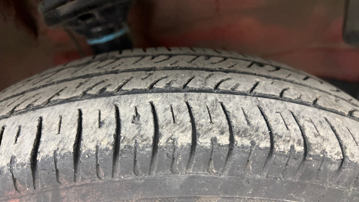 Used 2014 Maruti Suzuki Wagon R LXI CNG Cng Manual tyres RIGHT FRONT TYRE TREAD VIEW
