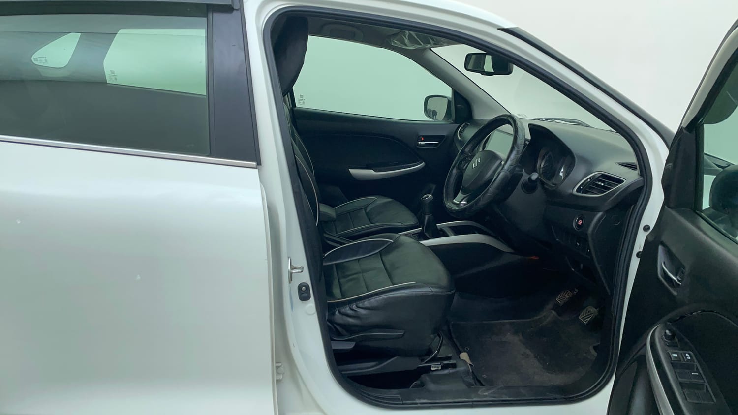 Used 2018 Maruti Suzuki Baleno Zeta 1.2 Petrol Manual interior RIGHT SIDE FRONT DOOR CABIN VIEW