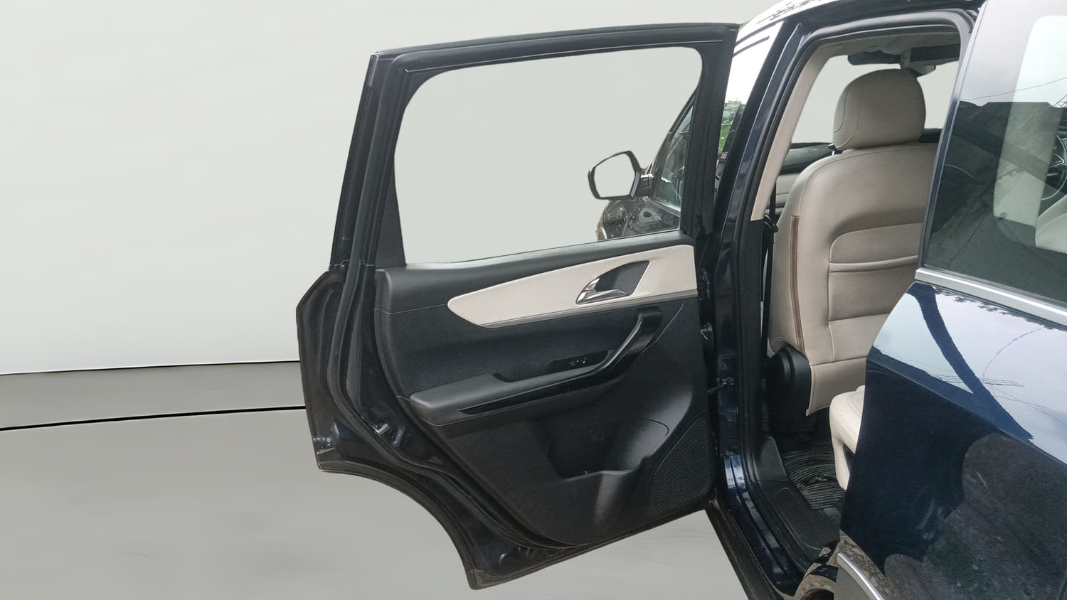 Used 2021 Mahindra XUV700 AX 7 Petrol AT Luxury Pack 7 STR Petrol Automatic interior LEFT REAR DOOR OPEN VIEW