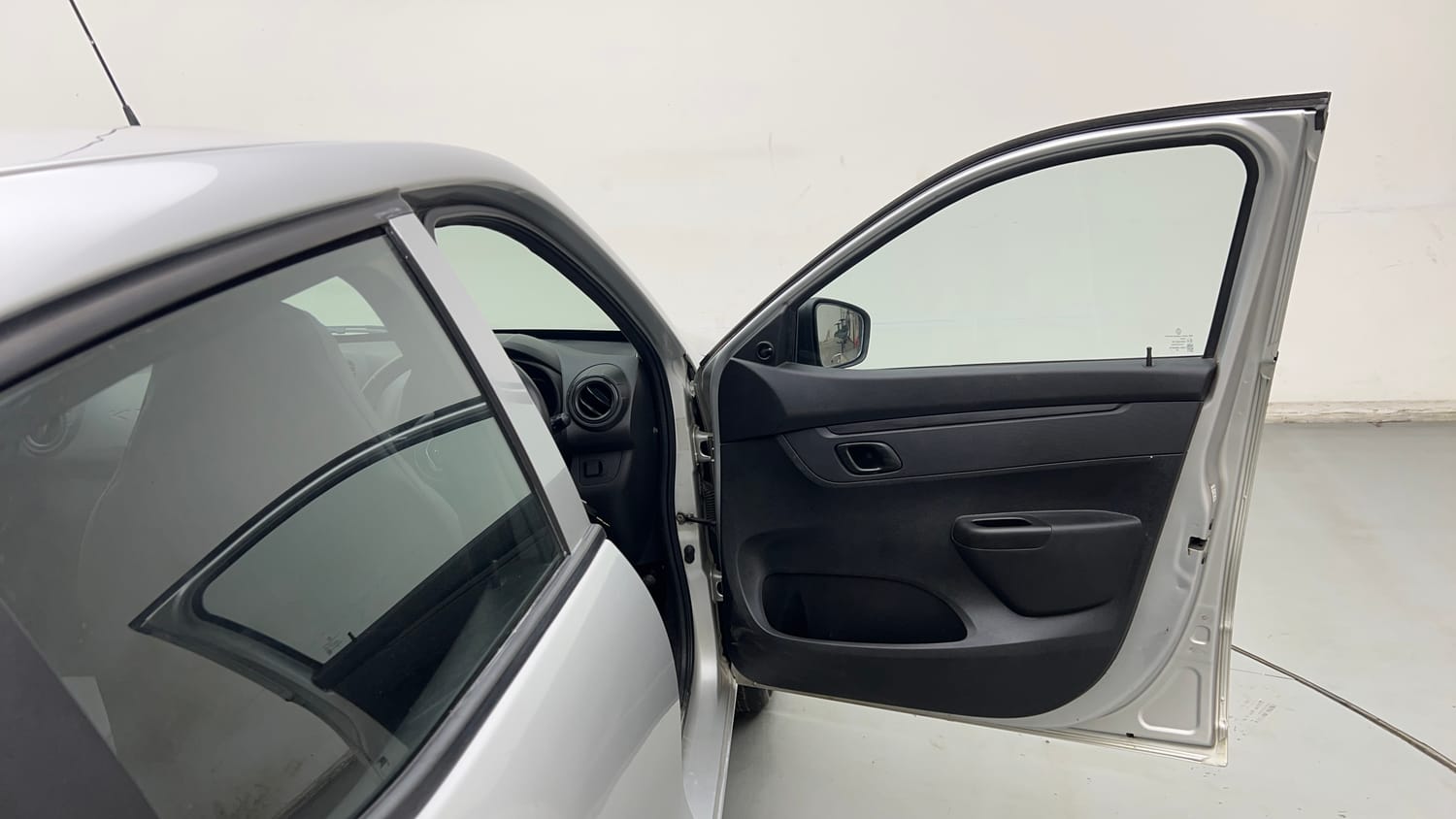 Used 2021 Renault Kwid RXL 1.0 MT Petrol Manual interior RIGHT FRONT DOOR OPEN VIEW
