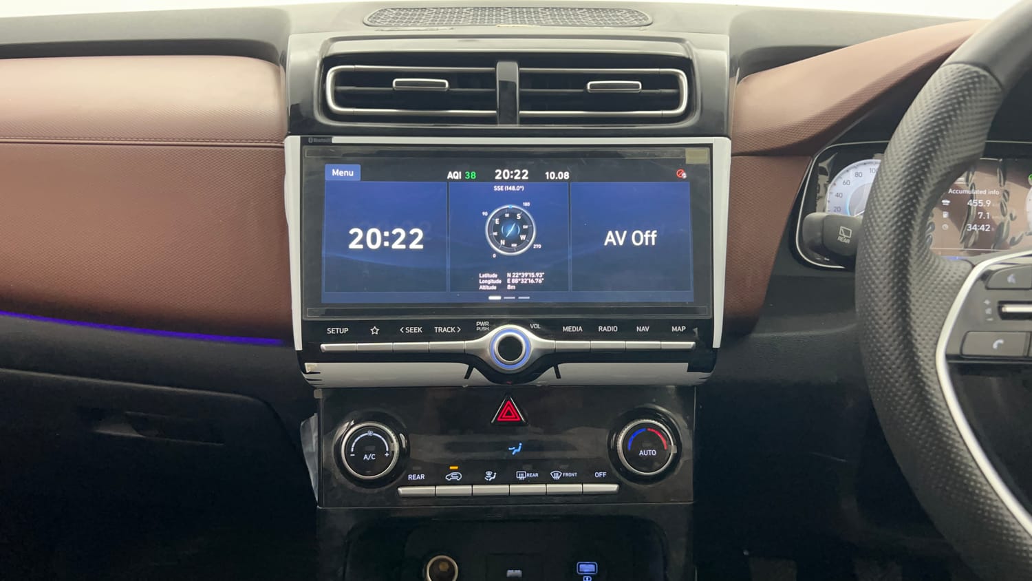 Used 2023 Hyundai Alcazar Platinum 7 STR 1.5 Turbo Petrol Petrol Manual interior MUSIC SYSTEM & AC CONTROL VIEW