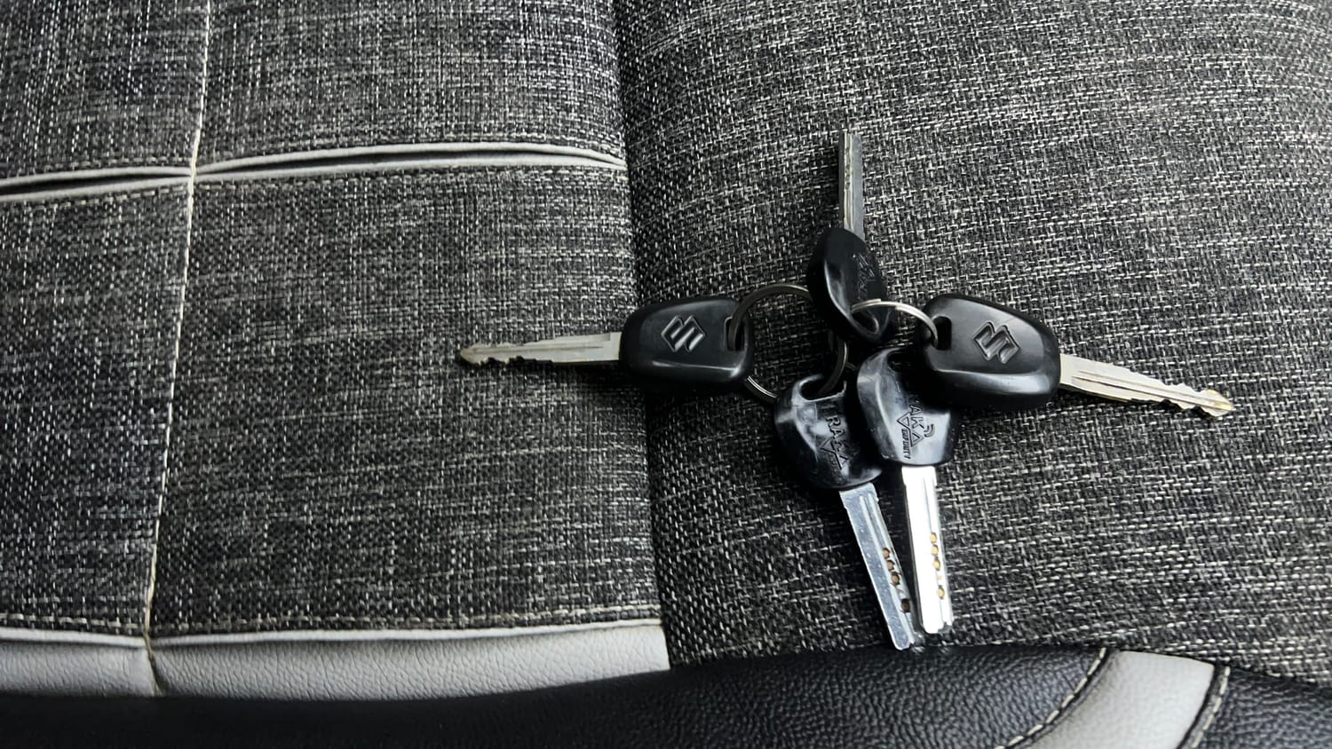 Used 2015 Maruti Suzuki Ritz Lxi BS-IV Petrol Manual extra CAR KEY VIEW