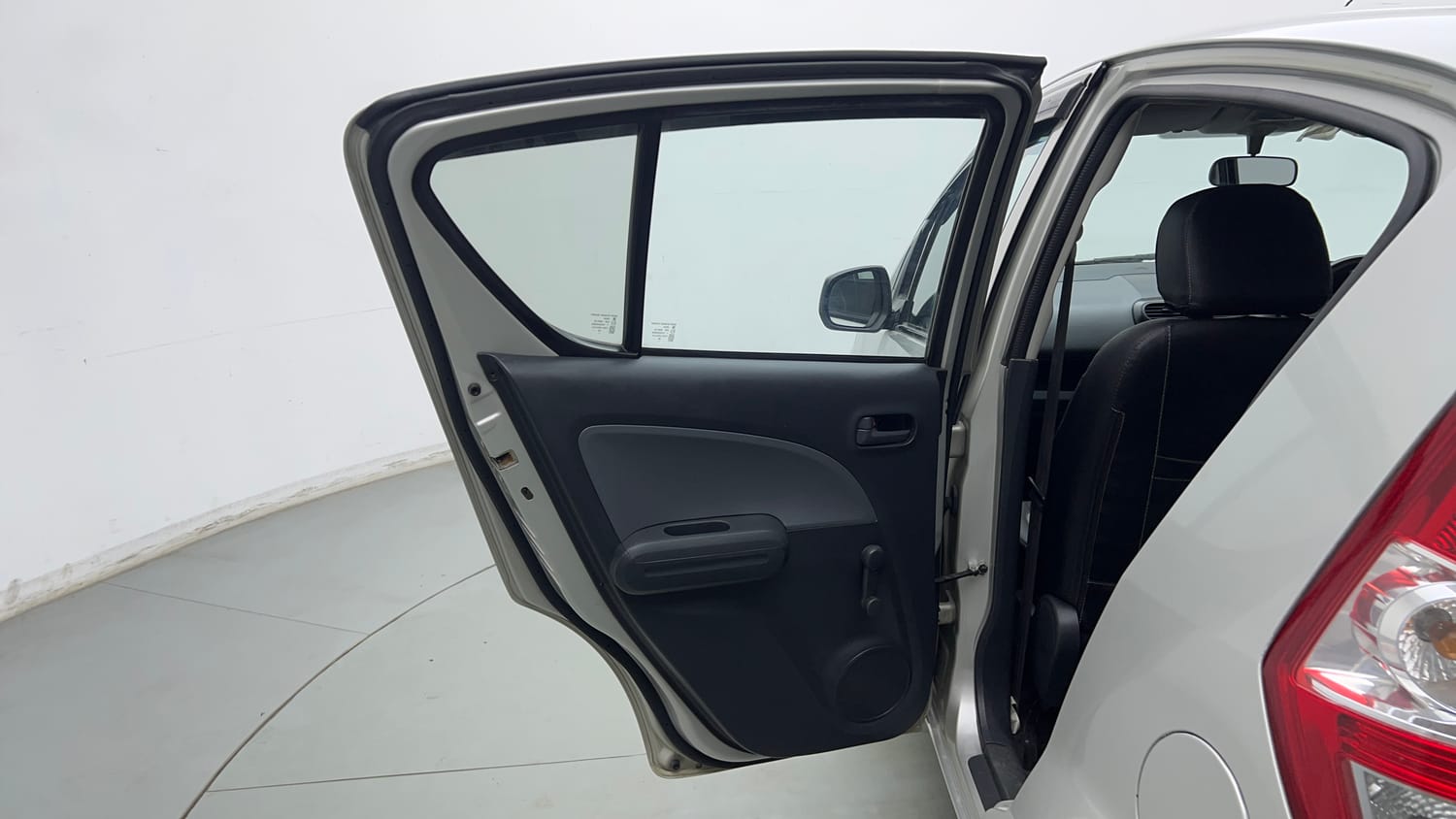 Used 2015 Maruti Suzuki Ritz Lxi BS-IV Petrol Manual interior LEFT REAR DOOR OPEN VIEW