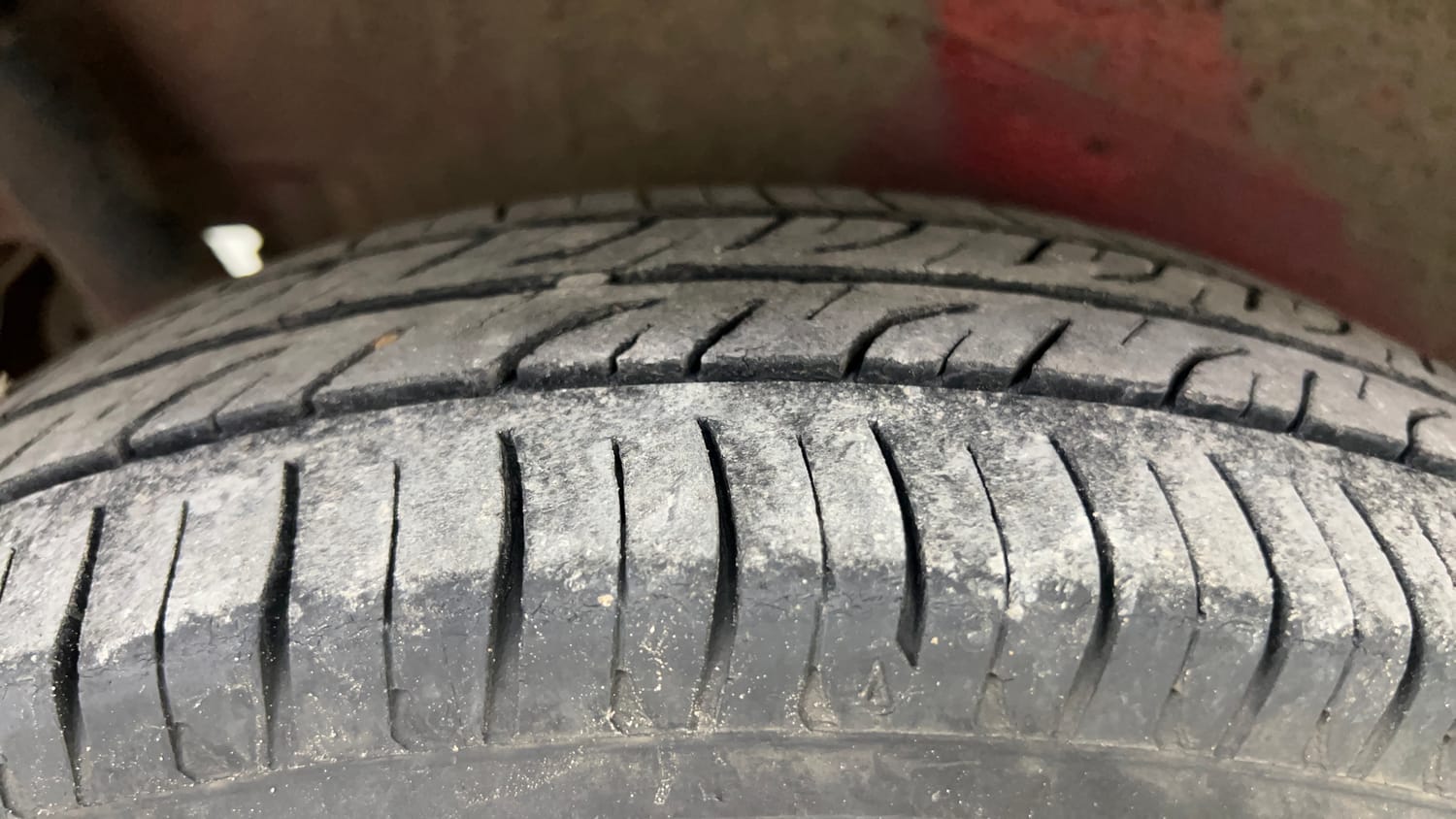 Used 2014 Maruti Suzuki Wagon R LXI CNG Cng Manual tyres RIGHT REAR TYRE TREAD VIEW