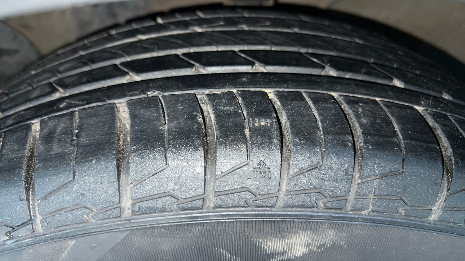 Used 2018 Hyundai Creta SX 1.6 AT CRDi Diesel Automatic tyres LEFT FRONT TYRE TREAD VIEW