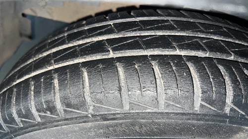 Used 2020 Renault Kwid RXT 1.0 Opt Petrol Manual tyres LEFT FRONT TYRE TREAD VIEW