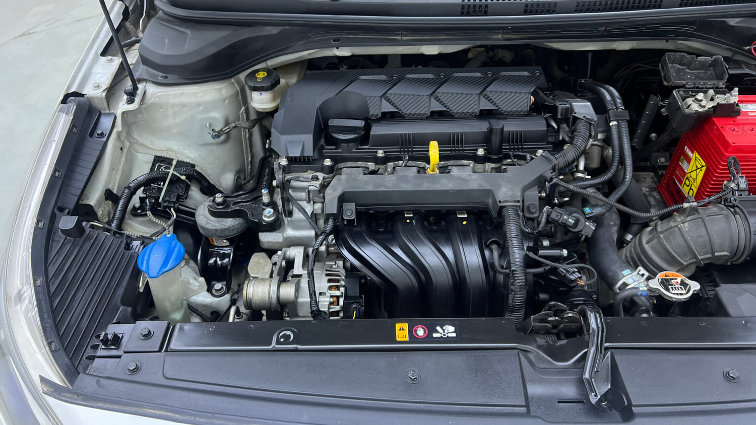 Used 2021 Hyundai Verna SX 1.5 VTVT IVT Petrol Automatic engine ENGINE RIGHT SIDE VIEW