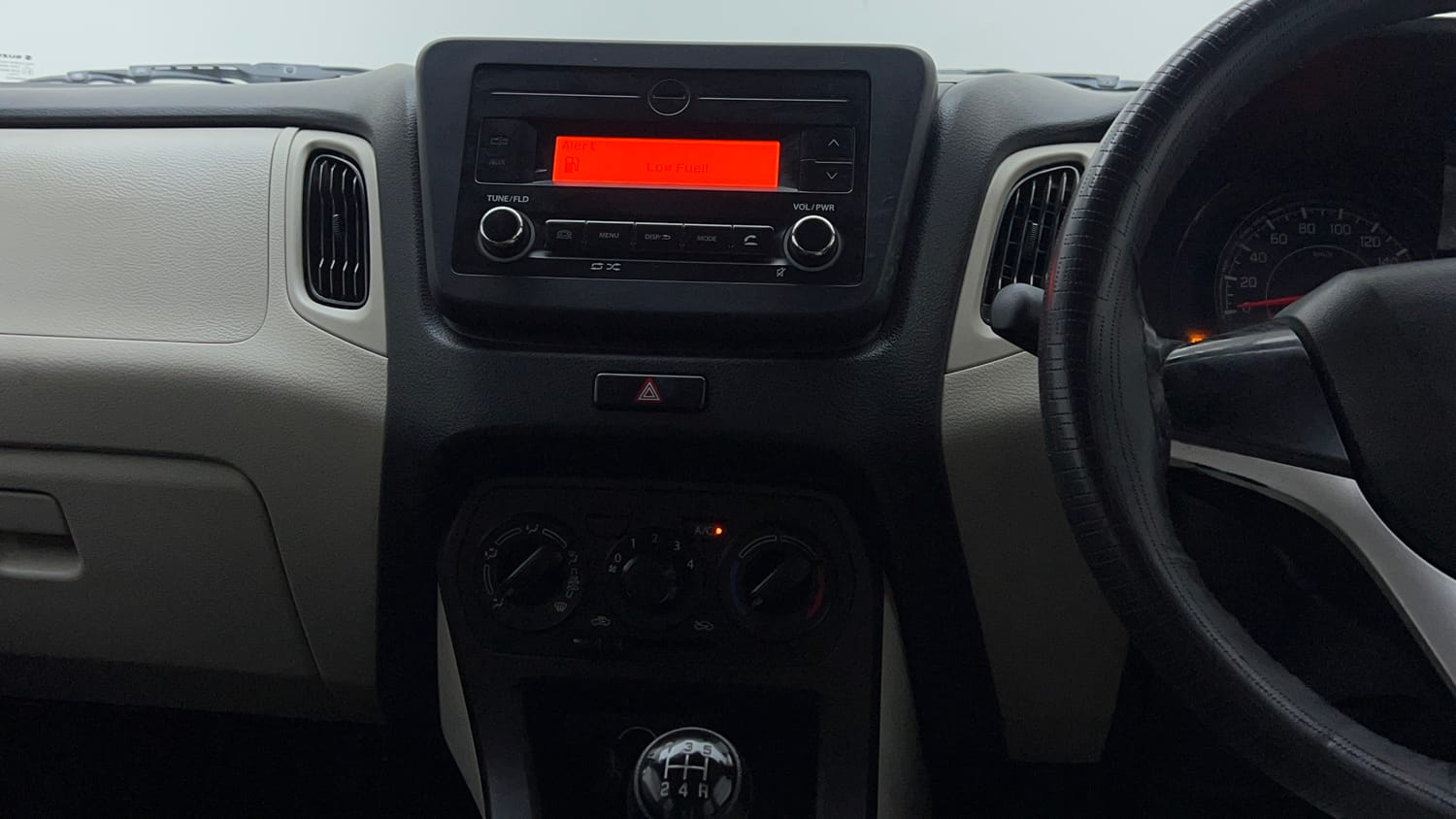 Used 2024 Maruti Suzuki Wagon R VXI 1.0 Petrol Manual interior MUSIC SYSTEM & AC CONTROL VIEW