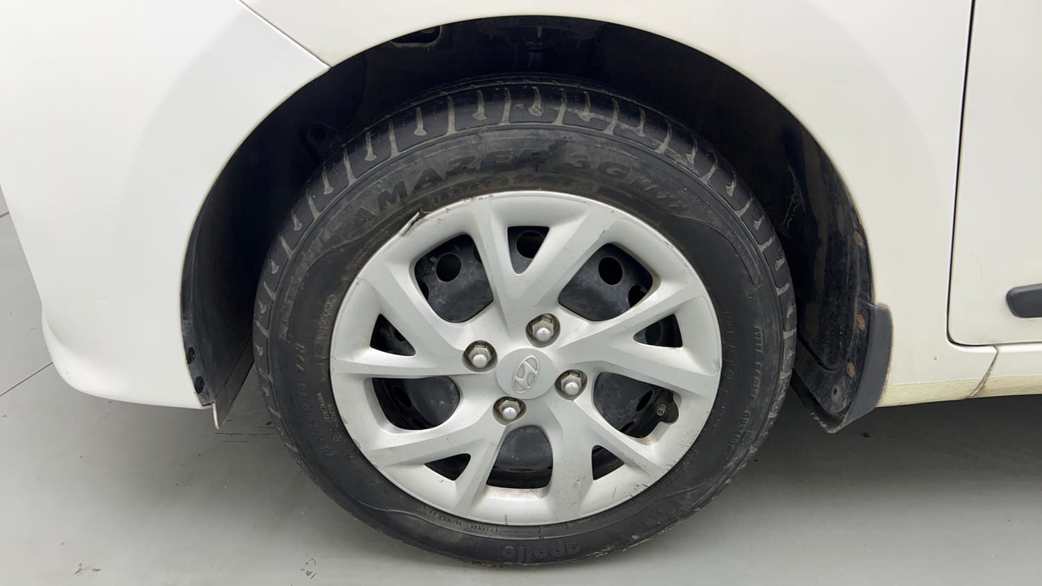 Used 2018 Hyundai Grand i10 Sportz 1.2 Kappa VTVT Petrol Manual tyres LEFT FRONT TYRE RIM VIEW