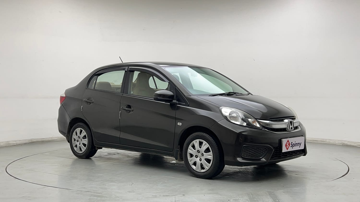Used 2017 Honda Amaze 1.2 S i-VTEC Petrol Manual exterior RIGHT FRONT CORNER VIEW