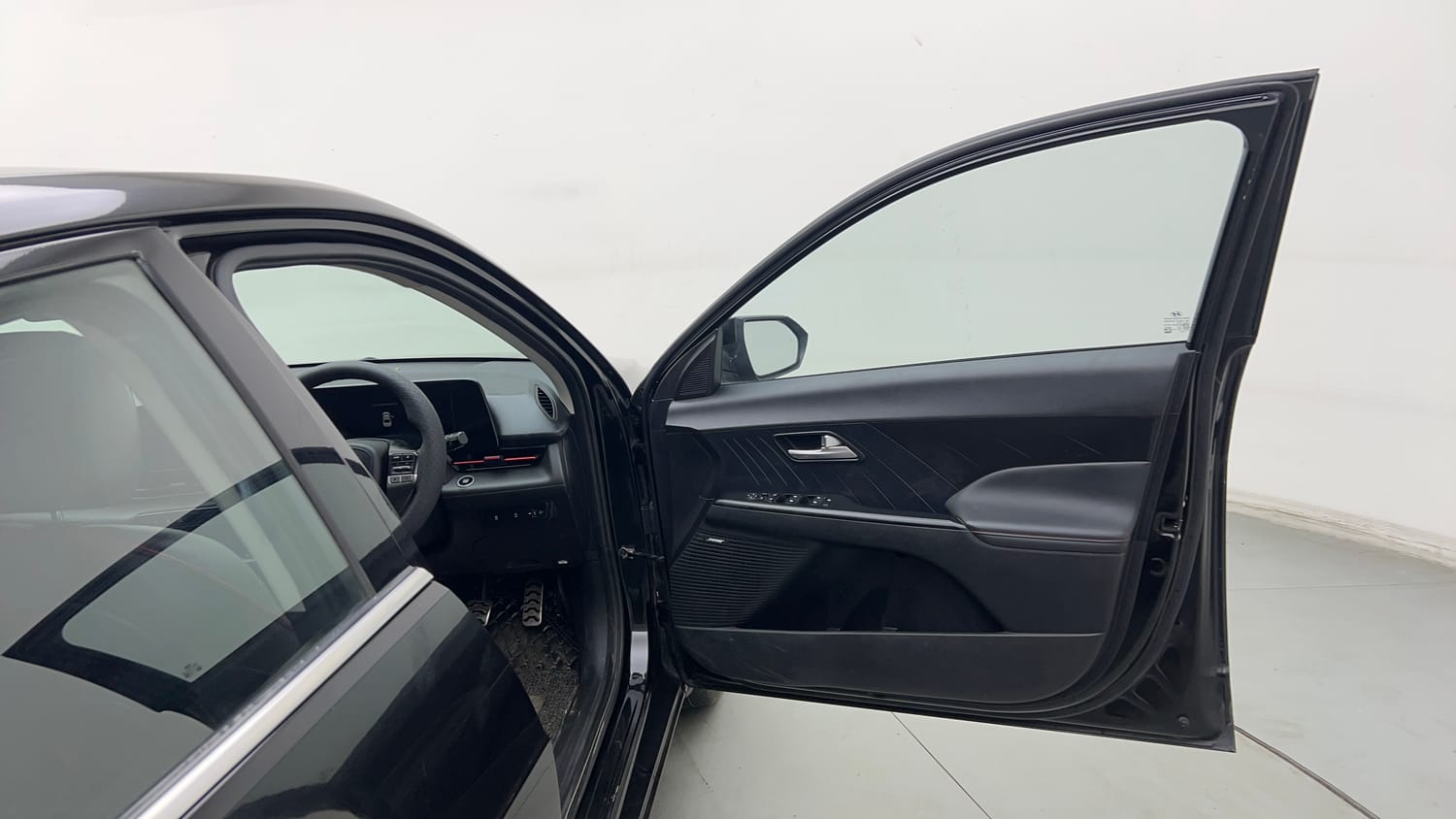 Used 2024 Hyundai Verna SX (O) 1.5 Turbo Petrol MT Petrol Manual interior RIGHT FRONT DOOR OPEN VIEW