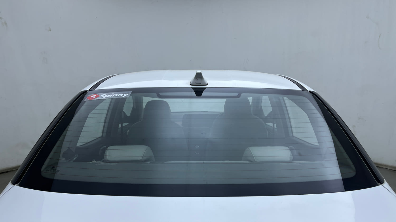 Used 2024 Hyundai Aura SX 1.2 (O) Petrol Petrol Manual exterior BACK WINDSHIELD VIEW