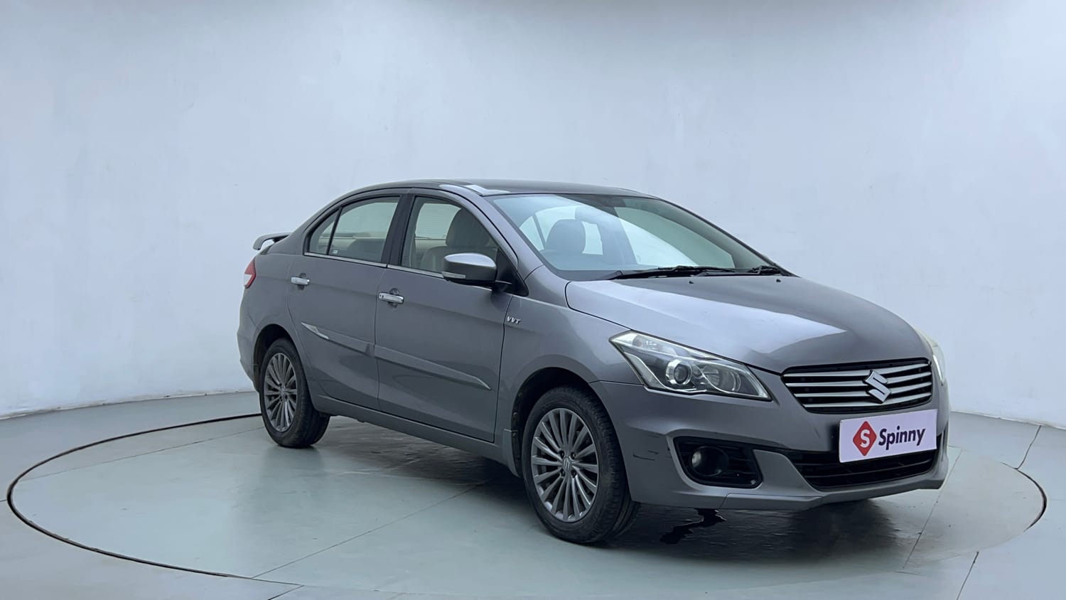 Used 2017 Maruti Suzuki Ciaz ZXI+ Petrol Manual exterior RIGHT FRONT CORNER VIEW