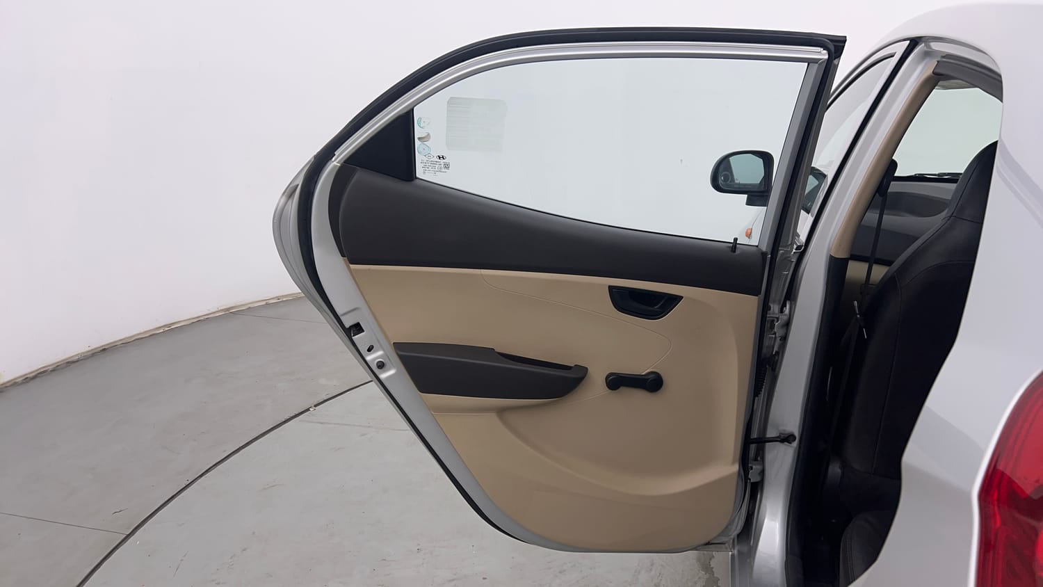 Used 2015 Hyundai Eon Magna + Petrol Manual interior LEFT REAR DOOR OPEN VIEW