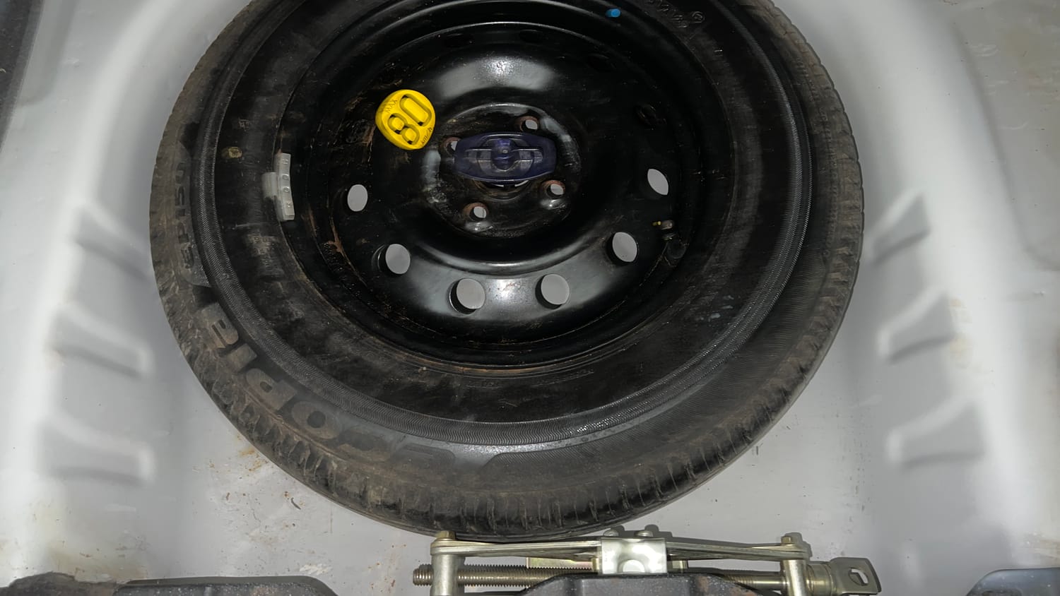 Used 2018 Maruti Suzuki Dzire ZDi Plus AMT Diesel Automatic tyres SPARE TYRE VIEW
