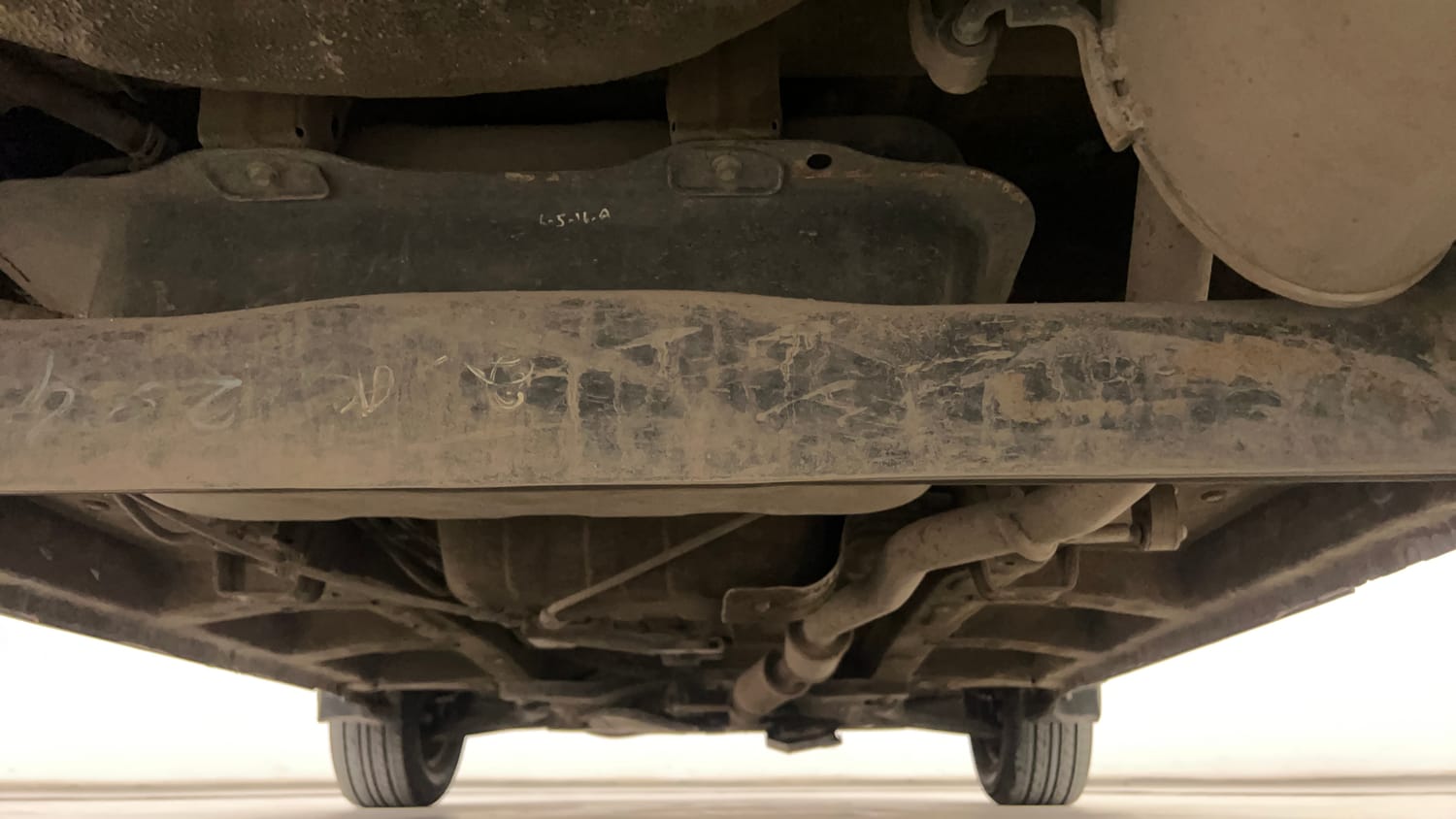 Used 2016 Mahindra KUV100 K6 6 STR Petrol Manual extra REAR UNDERBODY VIEW (TAKEN FROM REAR)