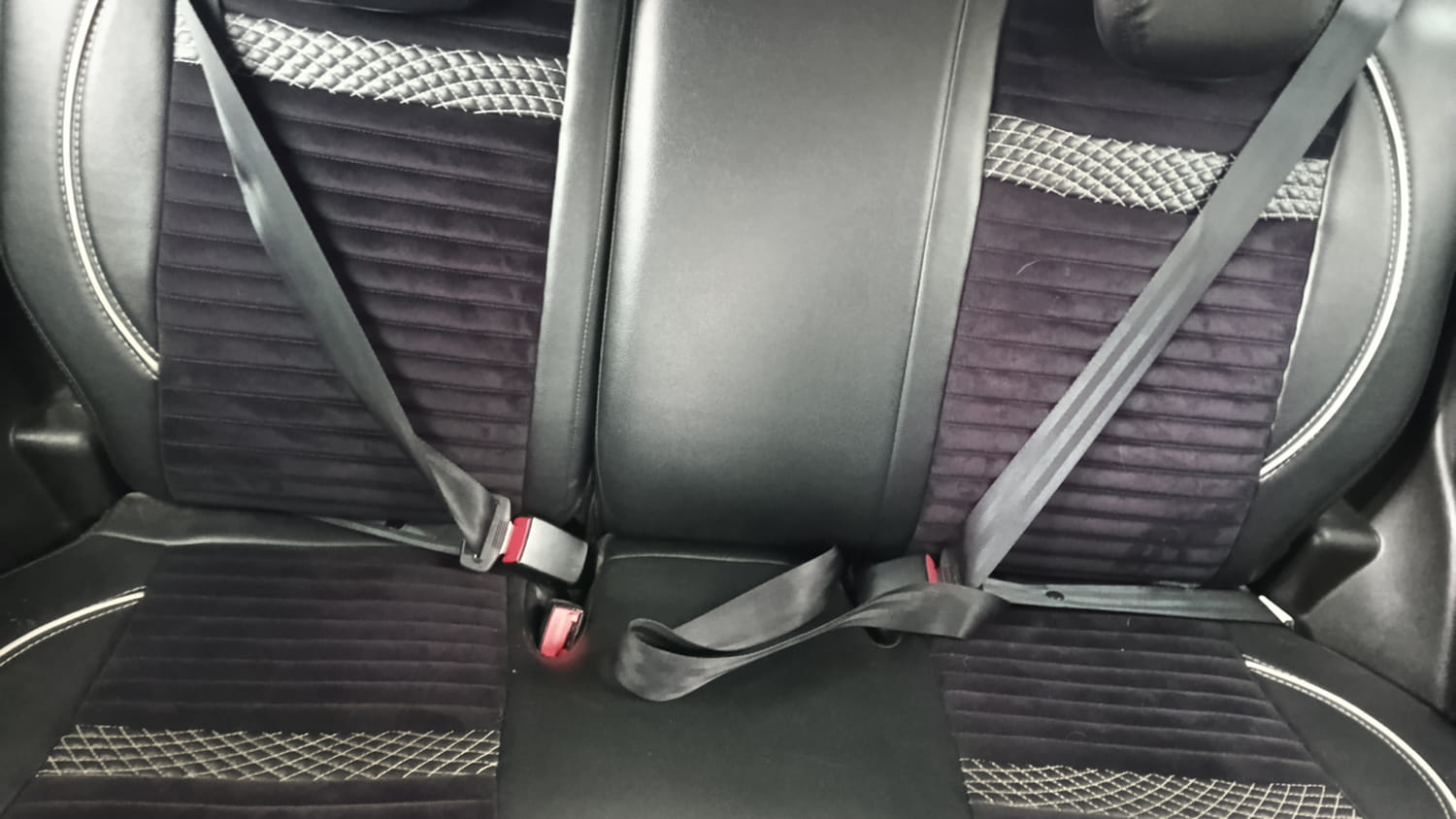 Used 2018 Maruti Suzuki Baleno Zeta 1.2 Petrol Manual interior RIGHT SIDE FRONT DOOR CABIN VIEW
