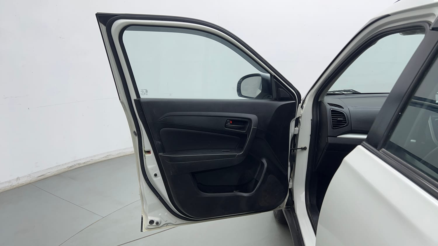 Used 2022 maruti-suzuki Vitara Brezza VXi Petrol Manual interior LEFT FRONT DOOR OPEN VIEW