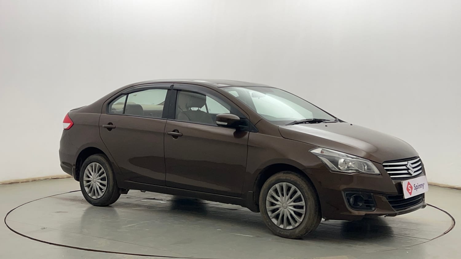 Used 2018 Maruti Suzuki Ciaz Delta 1.4 MT Petrol Manual exterior RIGHT FRONT CORNER VIEW
