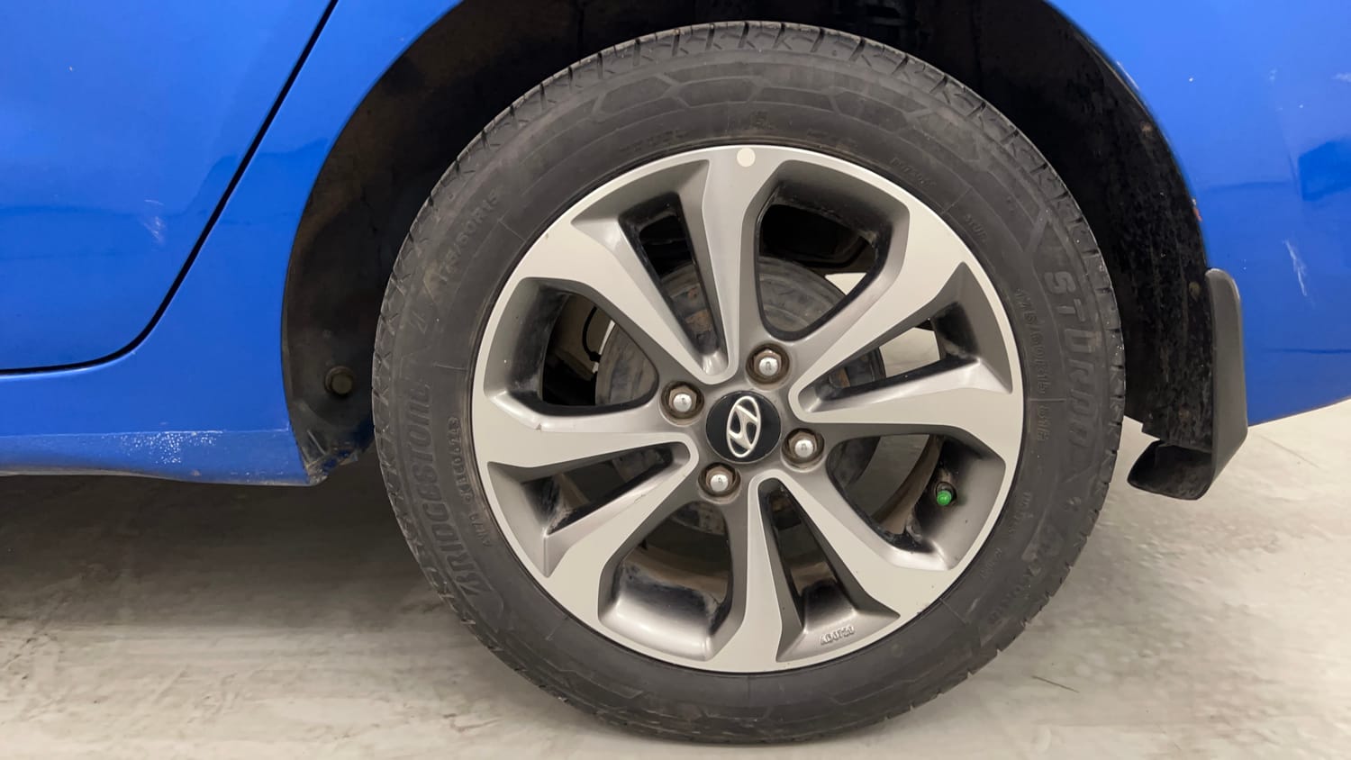 Used 2019 Hyundai Xcent SX (O)CRDi Diesel Manual tyres LEFT REAR TYRE RIM VIEW