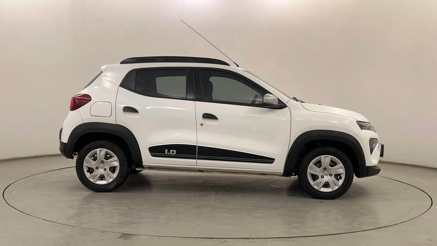 Used 2024 Renault Kwid RXT 1.0 Petrol Manual exterior RIGHT SIDE VIEW