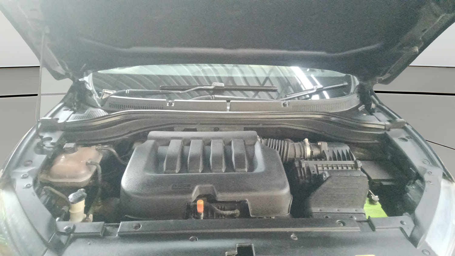 Used 2021 Mahindra XUV700 AX 7 Petrol AT Luxury Pack 7 STR Petrol Automatic engine ENGINE & BONNET OPEN FRONT VIEW
