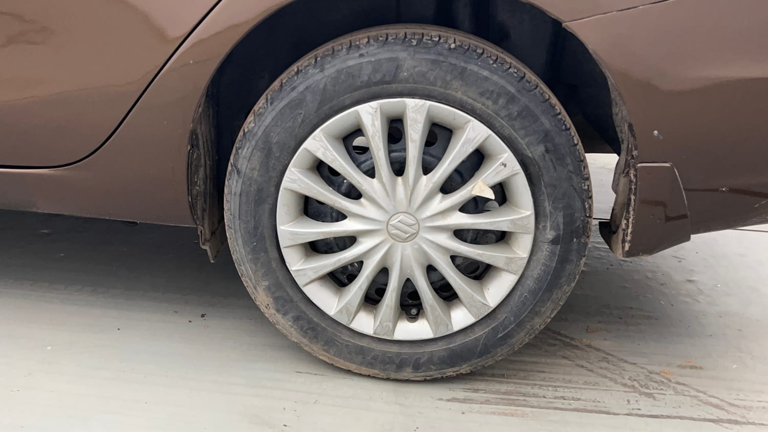 Used 2018 Maruti Suzuki Ciaz Delta 1.4 MT Petrol Manual tyres LEFT REAR TYRE RIM VIEW