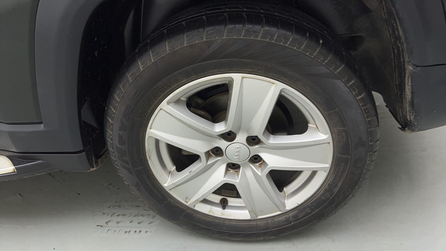 Used 2021 Jeep Compass Longitude (O) 1.4 Petrol DCT Petrol Automatic tyres LEFT REAR TYRE RIM VIEW