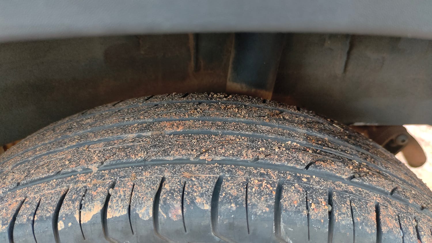 Used 2022 Renault Kwid RXT 1.0 AMT Petrol Automatic tyres LEFT REAR TYRE TREAD VIEW