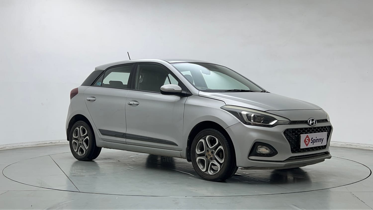 Used 2018 Hyundai Elite i20 Asta 1.2 (O) Petrol Manual exterior RIGHT FRONT CORNER VIEW