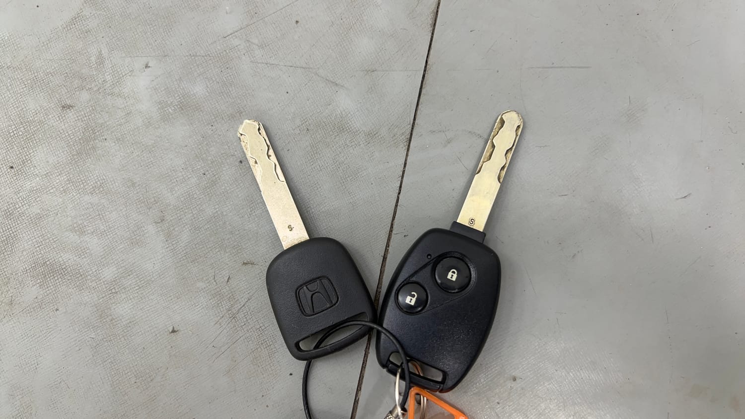 Used 2015 Honda Brio VX AT Petrol Automatic extra CAR KEY VIEW
