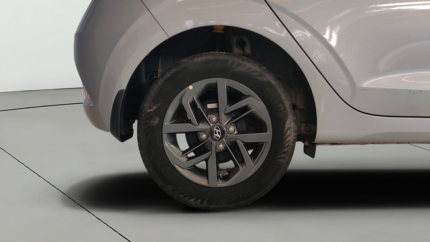 Used 2021 Hyundai Grand i10 Nios Sportz AMT 1.2 Kappa VTVT Petrol Automatic tyres RIGHT REAR TYRE RIM VIEW