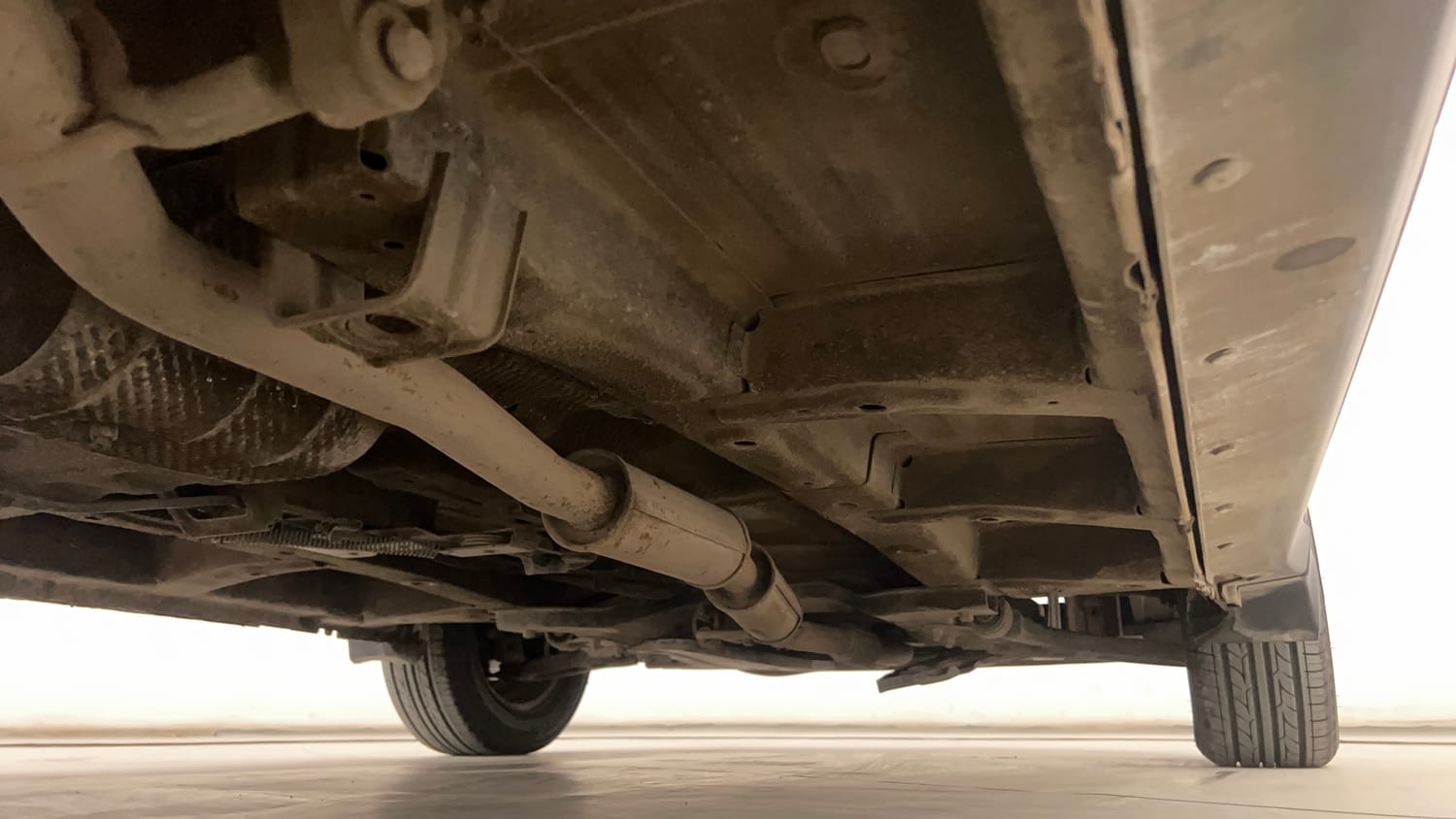 Used 2016 Mahindra KUV100 K6 6 STR Petrol Manual extra REAR RIGHT UNDERBODY VIEW