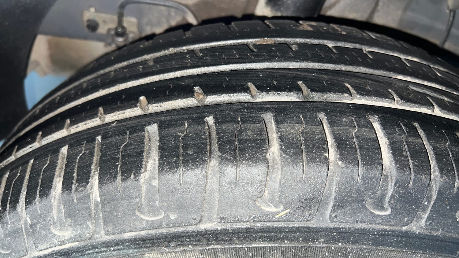 Used 2018 Hyundai Elite i20 Magna Executive 1.2 Petrol Manual tyres RIGHT REAR TYRE TREAD VIEW