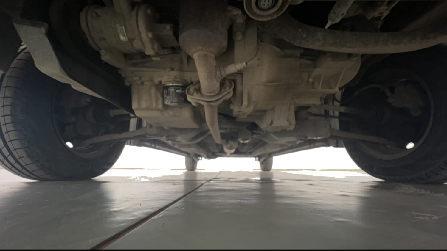 Used 2016 Maruti Suzuki Wagon R LXI Petrol Manual extra FRONT LEFT UNDERBODY VIEW