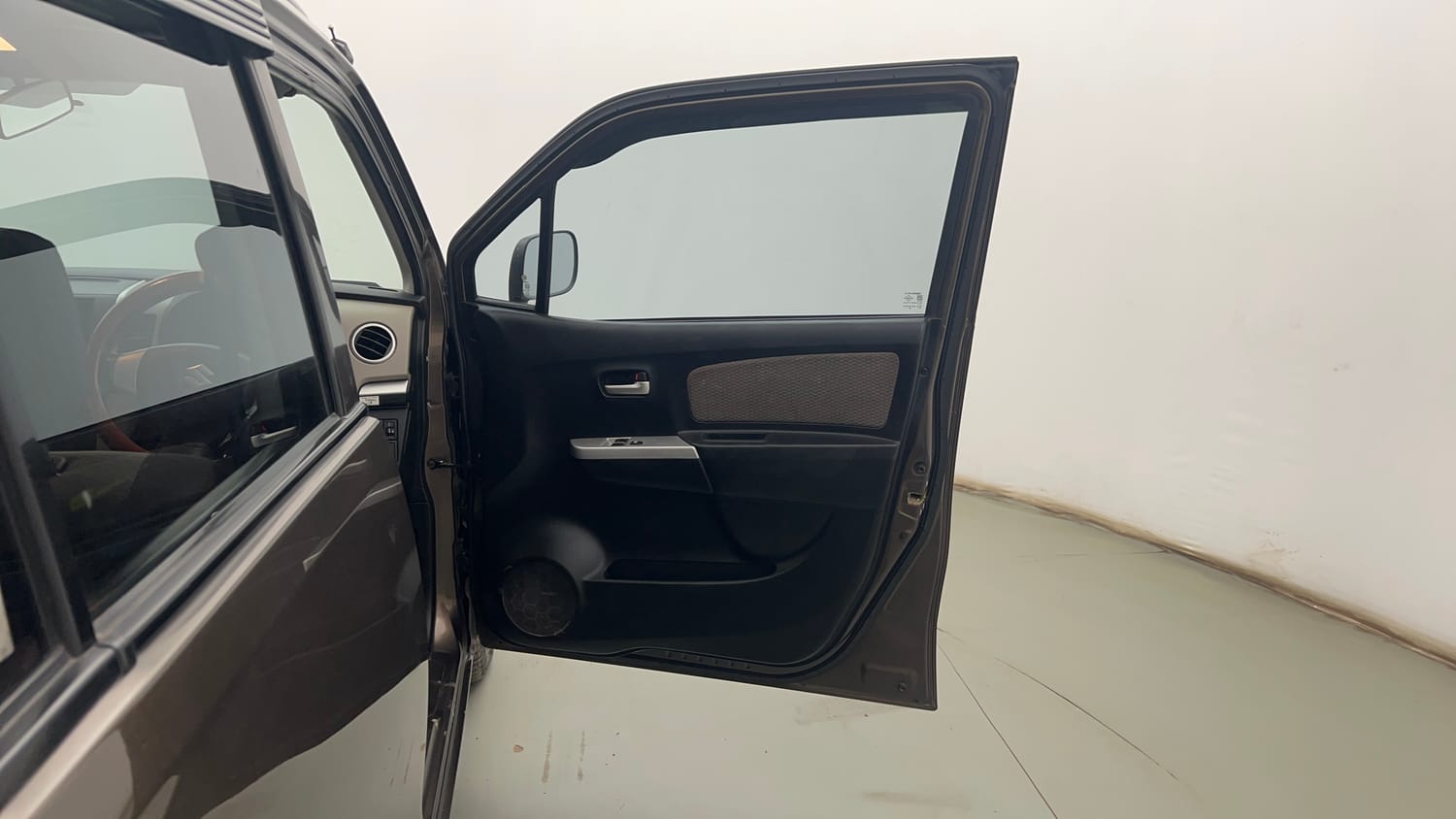 Used 2016 Maruti Suzuki Wagon R LXI Petrol Manual interior RIGHT FRONT DOOR OPEN VIEW
