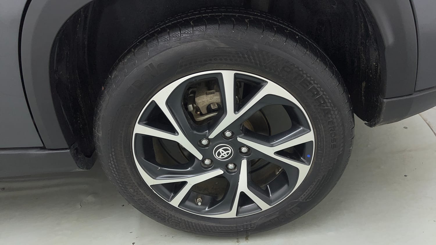 Used 2025 Toyota Urban Cruiser Hyryder V Hybrid Hybrid Automatic tyres LEFT REAR TYRE RIM VIEW