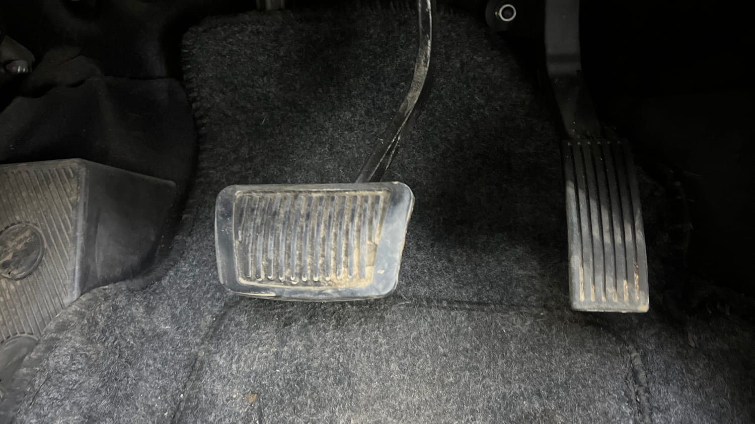 Used 2014 Hyundai Verna Fluidic 1.6 VTVT SX AT Petrol Automatic interior PEDALS VIEW
