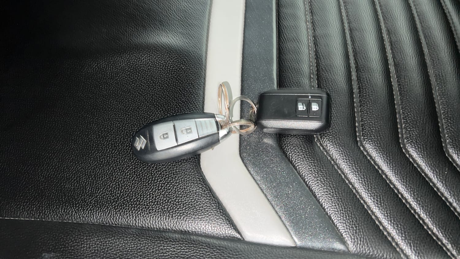 Used 2022 Maruti Suzuki Vitara Brezza [2020-2022] ZXI Plus Dual Tone Petrol Manual extra CAR KEY VIEW
