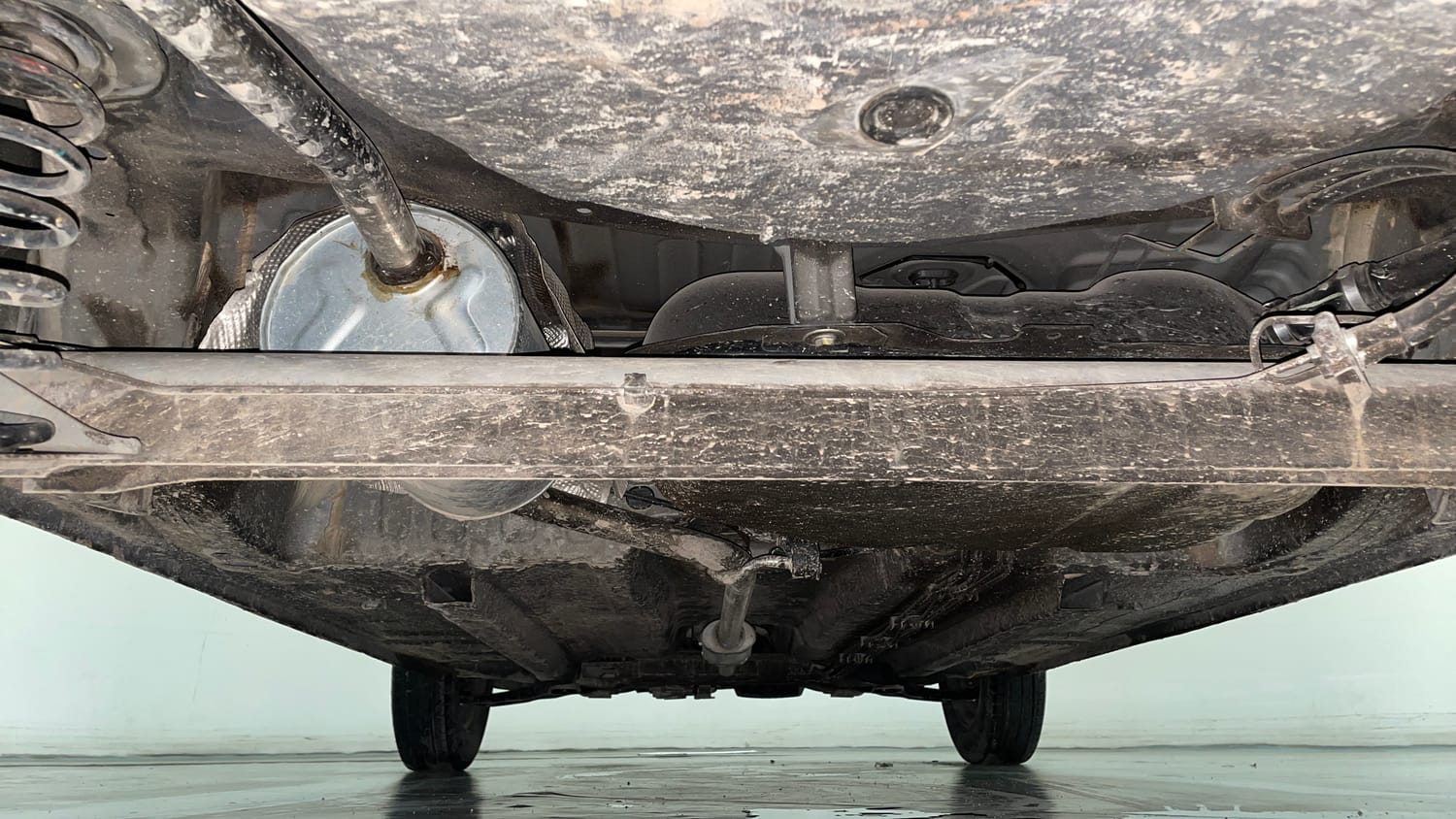 Used 2018 Renault Kwid 1.0 RXT AMT Petrol Automatic extra REAR UNDERBODY VIEW (TAKEN FROM REAR)