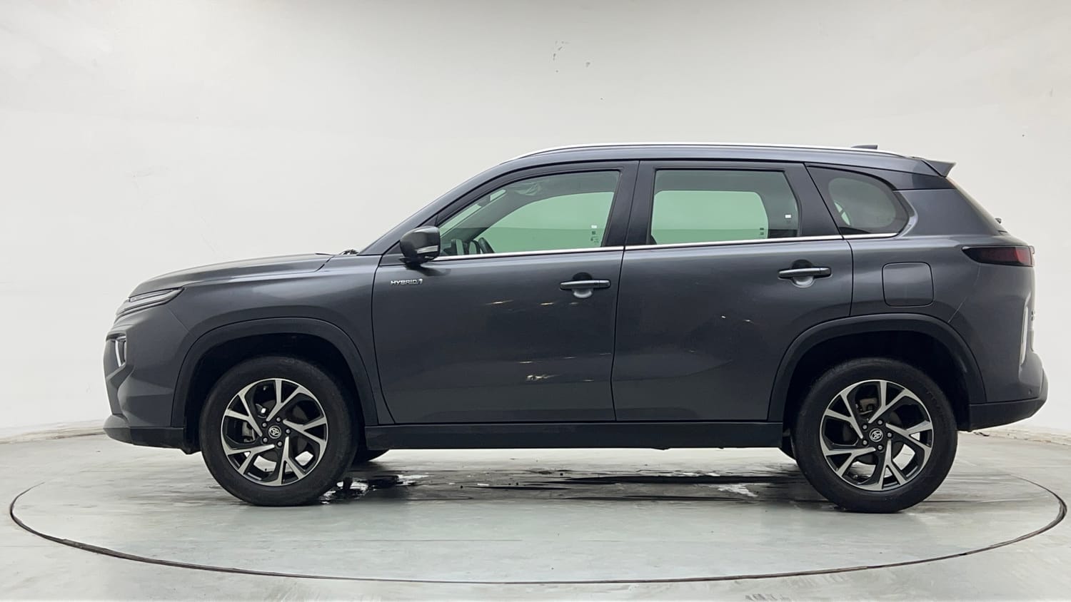 Used 2025 Toyota Urban Cruiser Hyryder V Hybrid Hybrid Automatic exterior LEFT SIDE VIEW