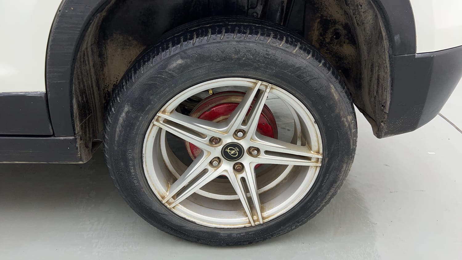 Used 2021 maruti-suzuki Vitara Brezza LXi Petrol Manual tyres LEFT REAR TYRE RIM VIEW