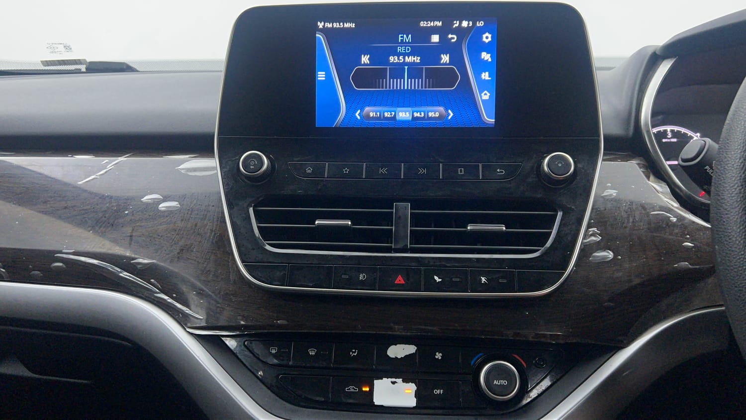 Used 2019 Tata Harrier XT Diesel Manual interior MUSIC SYSTEM & AC CONTROL VIEW