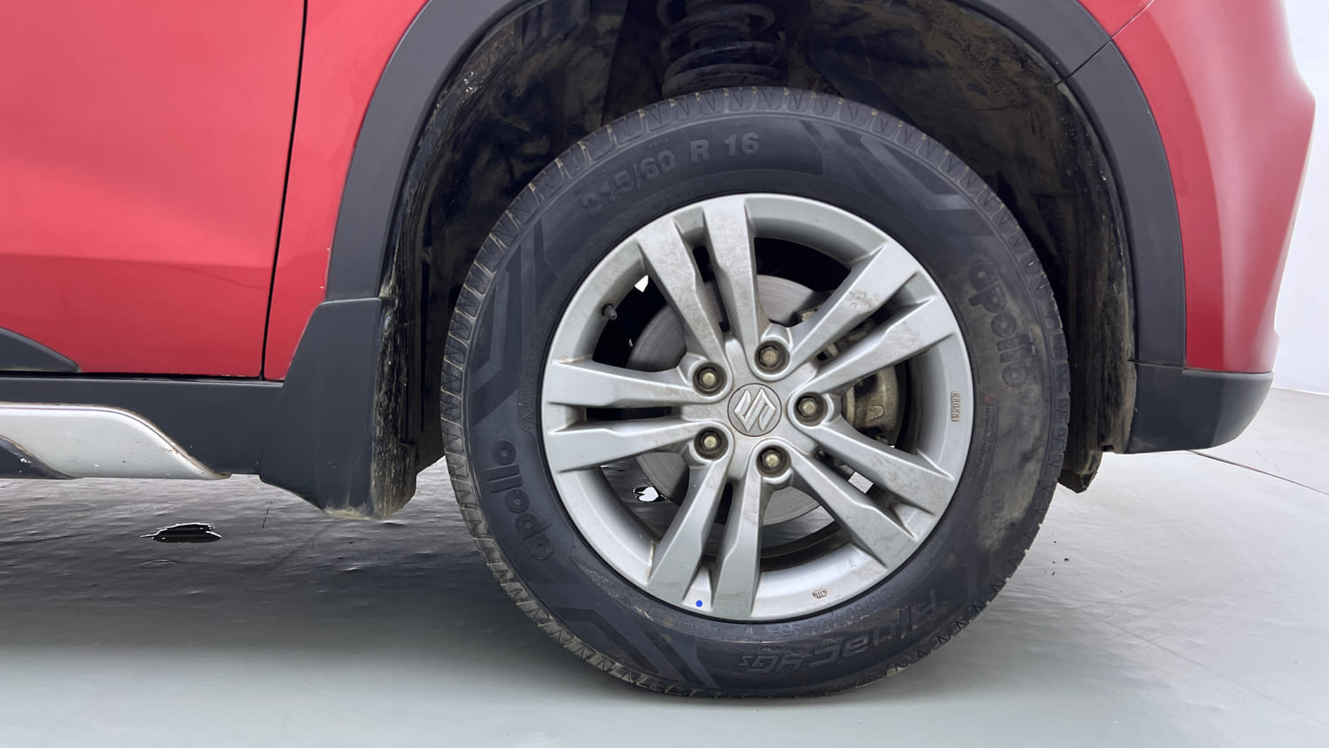 Used 2016 Maruti Suzuki Vitara Brezza [2016-2020] ZDi Diesel Manual tyres RIGHT FRONT TYRE RIM VIEW