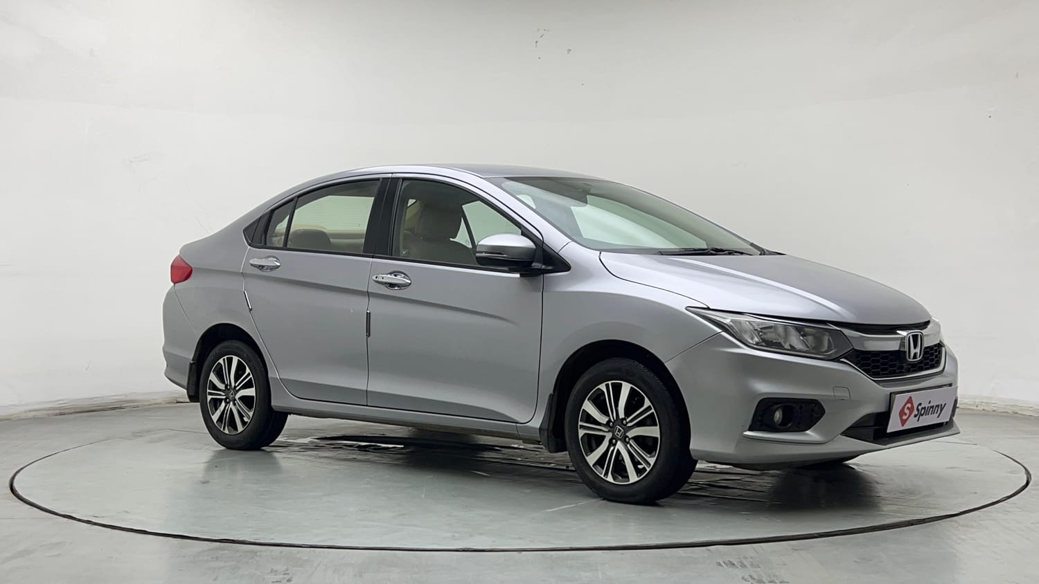 Used 2019 Honda City V Petrol Petrol Manual exterior RIGHT FRONT CORNER VIEW