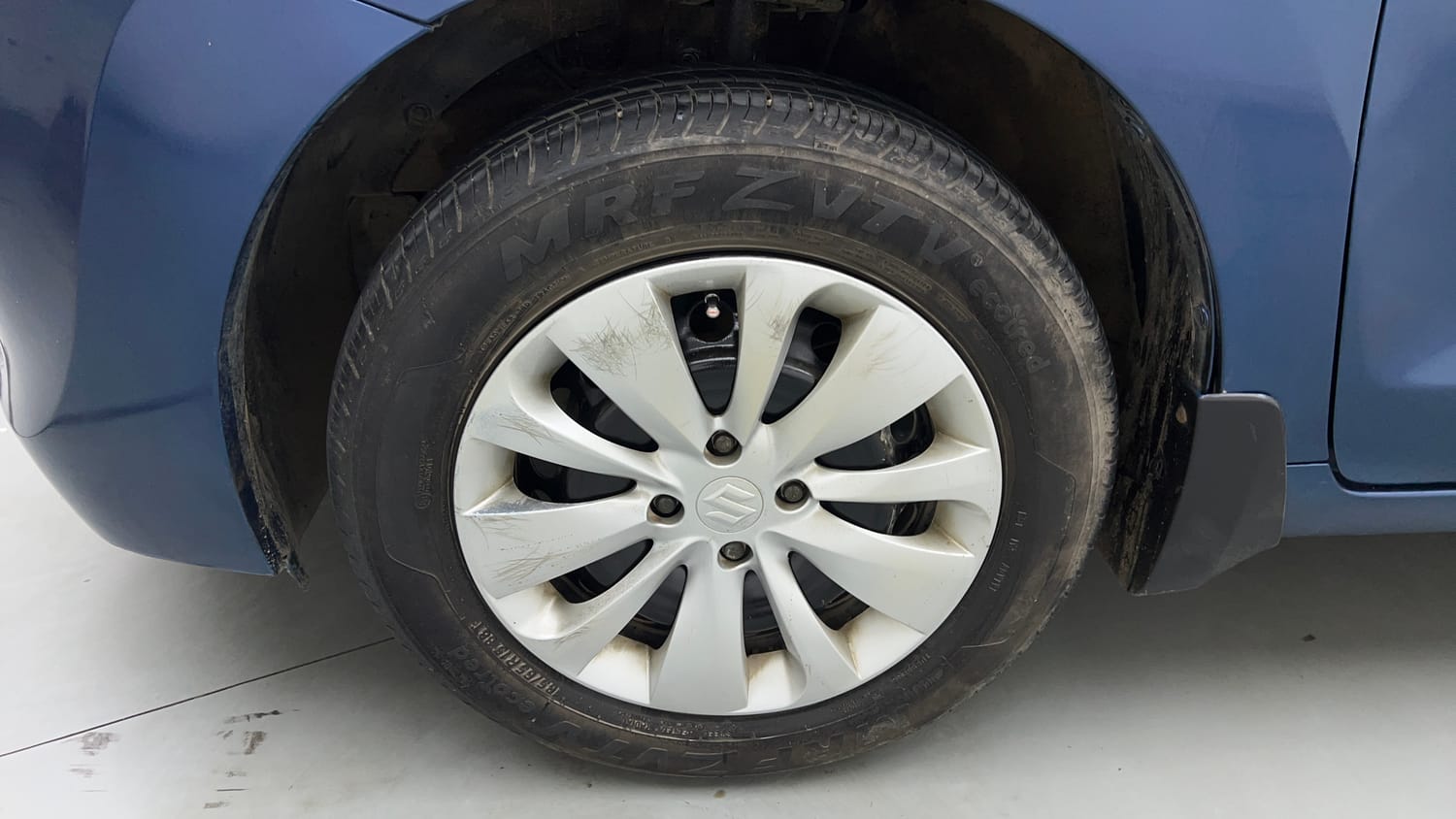 Used 2017 Maruti Suzuki Baleno Delta 1.2 Petrol Manual tyres LEFT FRONT TYRE RIM VIEW