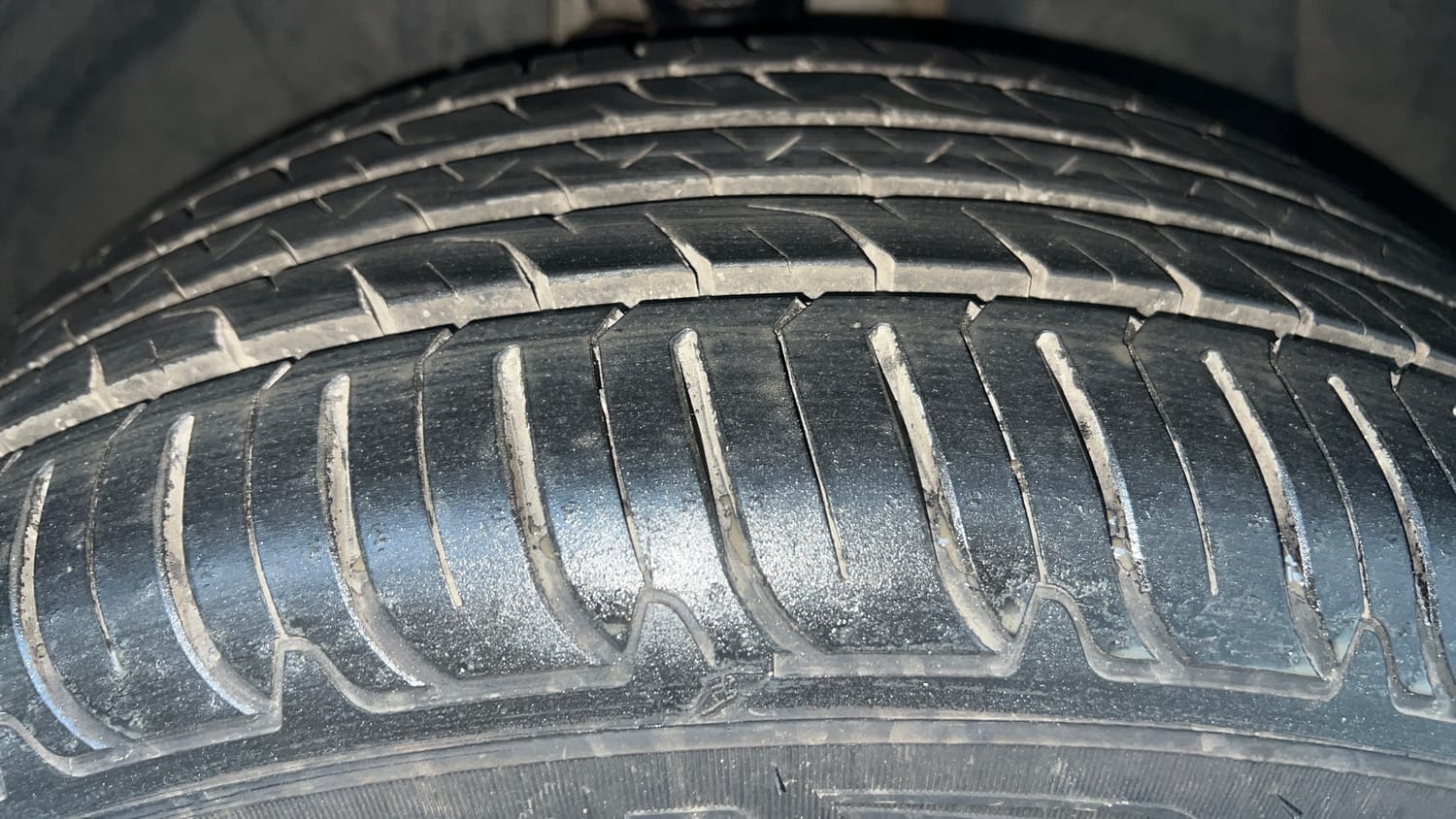 Used 2018 Jeep Compass Longitude (O) 2.0 Diesel Diesel Manual tyres RIGHT FRONT TYRE TREAD VIEW